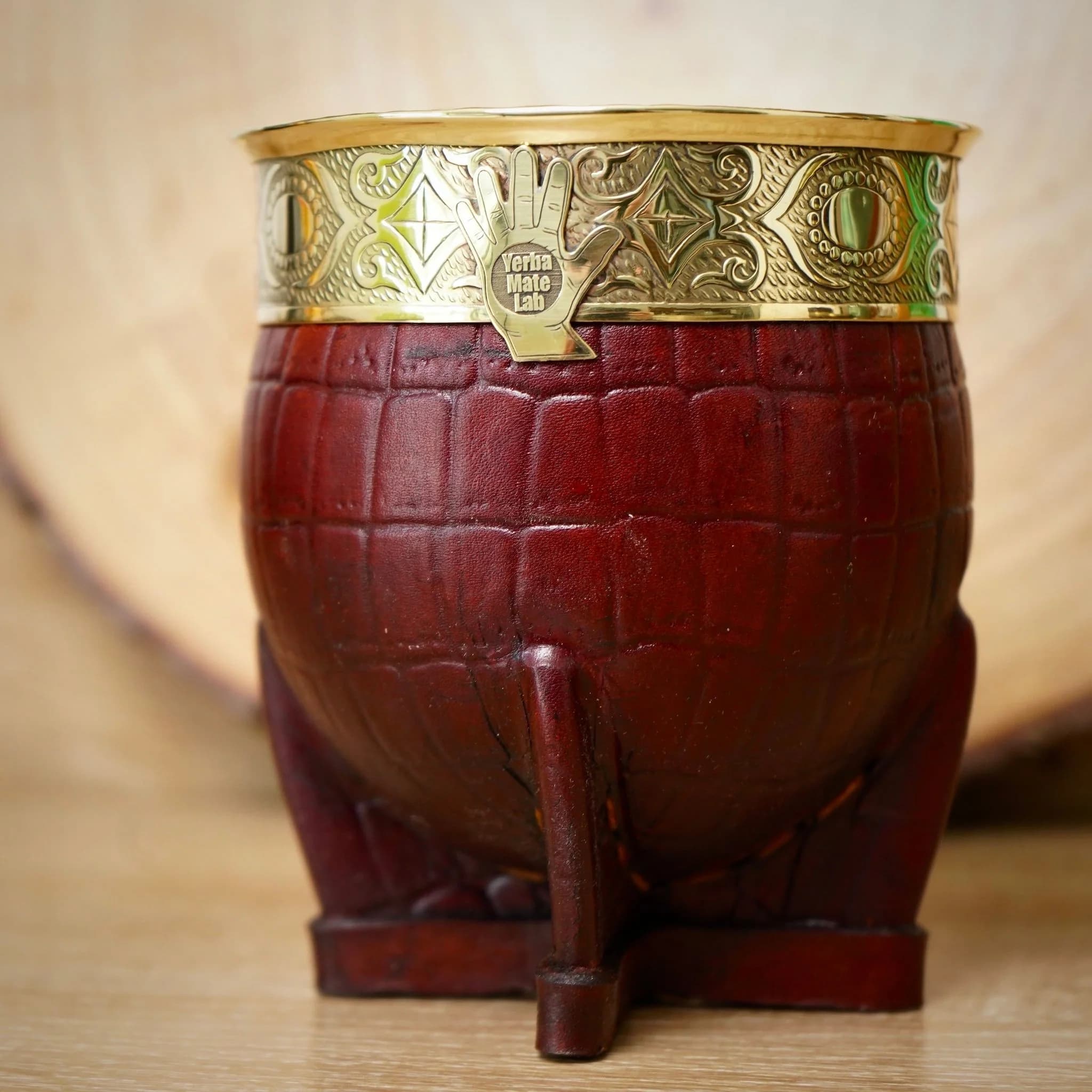 CÁLIZ Imperial Calabash — Croc Leather & Chiseled Bronze Rim